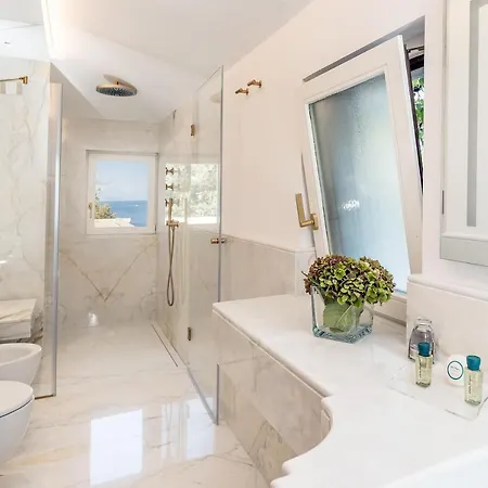 Antiche Mura Relais بيت ضيافة 4*